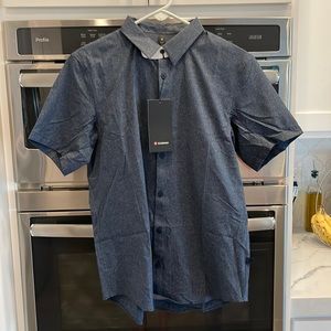 NWT Men’s Lululemon Airing Easy Short sleeve shirt size Large